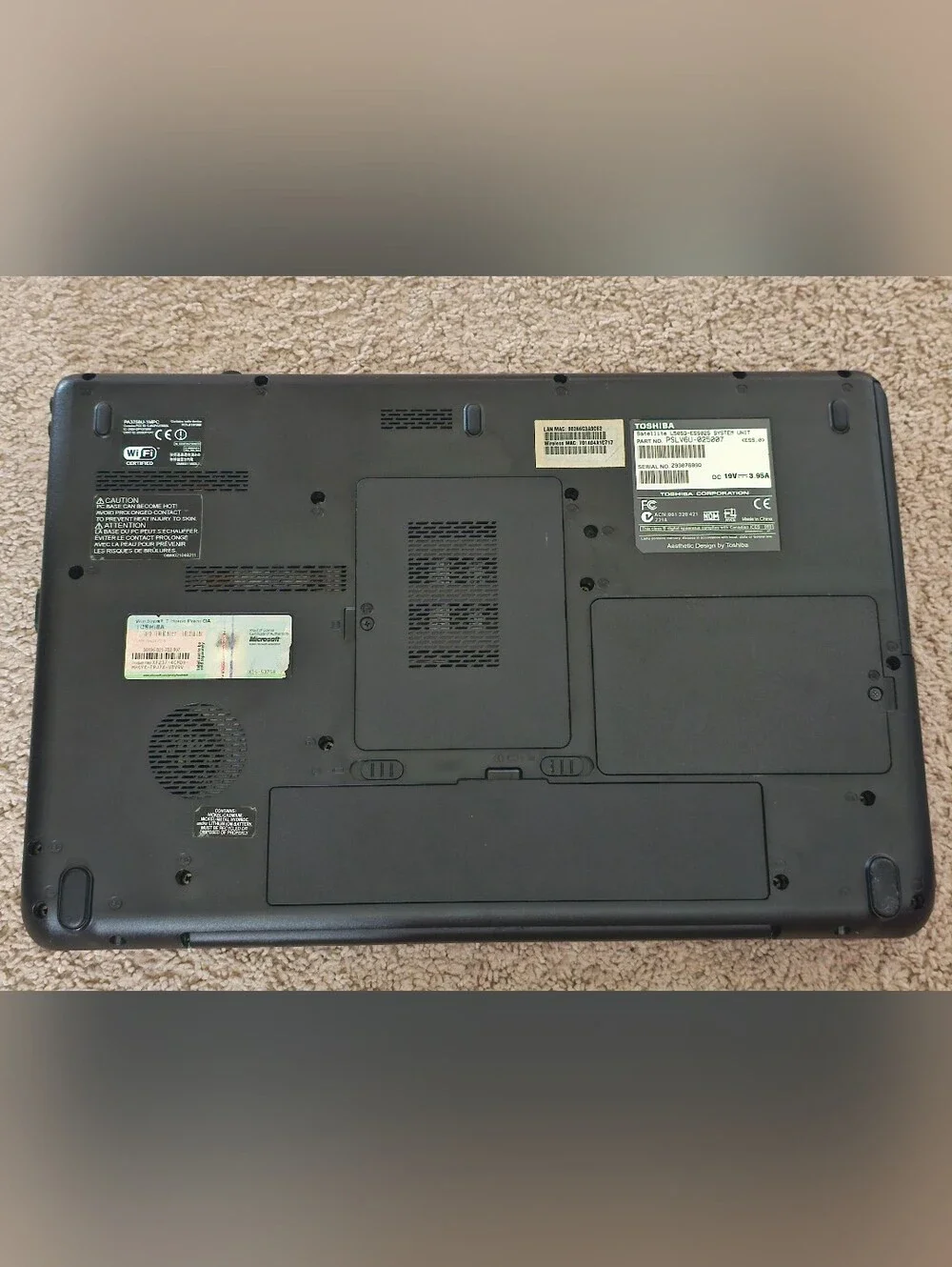 Toshiba Satellite Laptop PC L505D-ES5025 W/ Charger - No Display - Parts/Repair